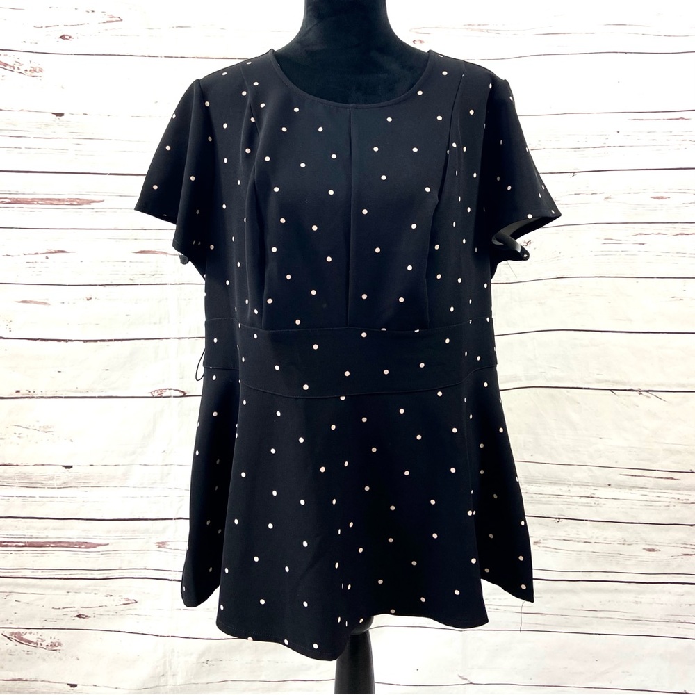 Lane Bryant Top Women’s 16 Black Polka Dot Short‎ Sleeves.